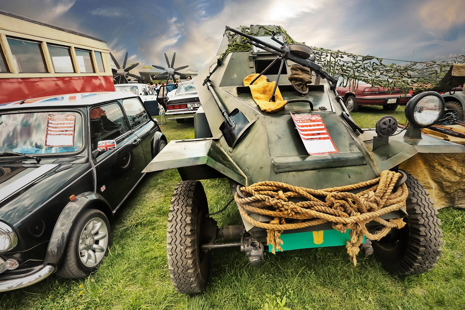 Old Car Land: з'явився гід по фестивалю